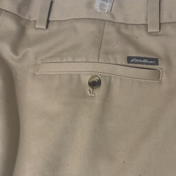 Classic Men's Eddie Bauer Khaki Chinos - Picture 5 of 5